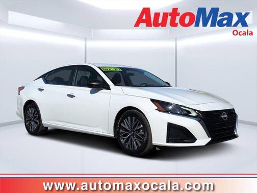 Glacier White 2025 Nissan Altima SV FWD