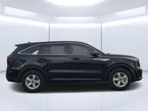 Ebony Black 2024 Kia Sorento LX