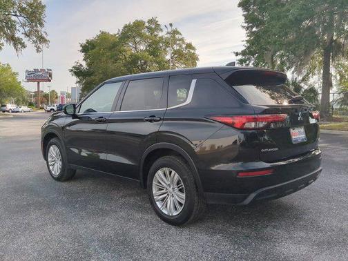 2024 Mitsubishi Outlander ES