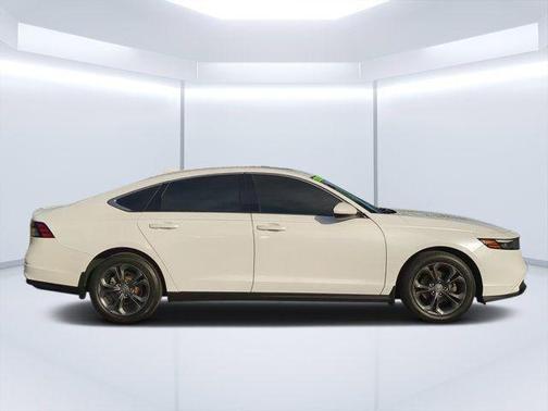 Platinum White Pearl 2023 Honda Accord EX