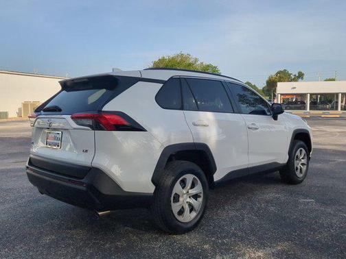 2019 Toyota RAV4 LE