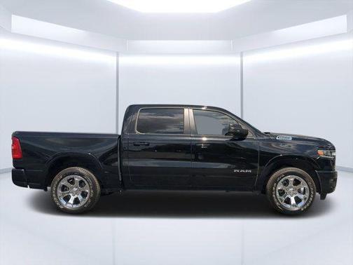 Diamond Black Crystal Pearlcoat 2025 RAM 1500 Lone Star