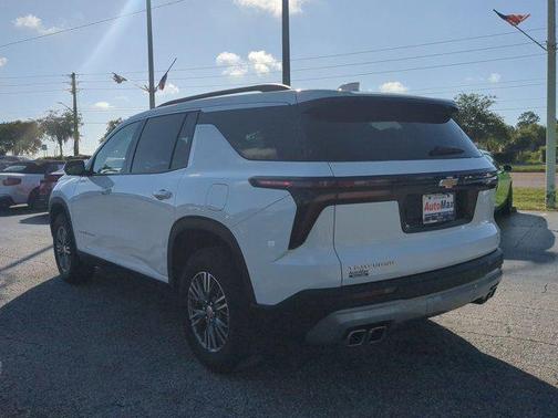 2024 Chevrolet Traverse LT