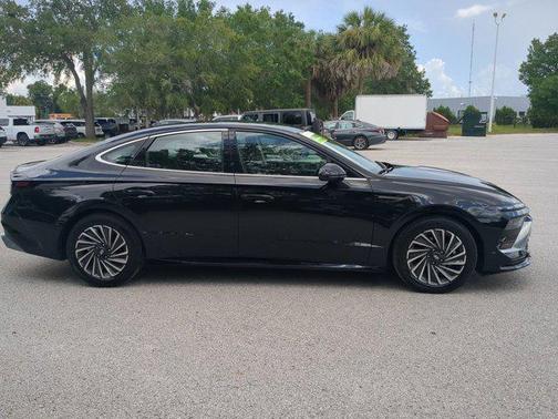 2024 Hyundai SONATA Hybrid SE