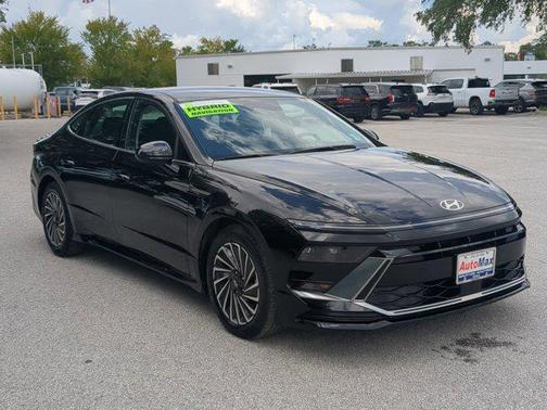 2024 Hyundai SONATA Hybrid SE