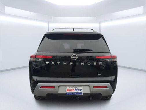 2025 Nissan Pathfinder SL FWD