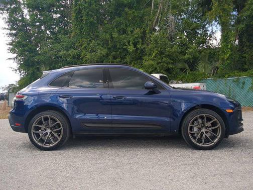 2022 Porsche Macan Base