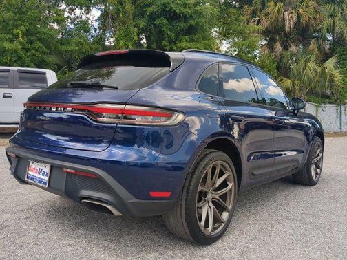 2022 Porsche Macan Base