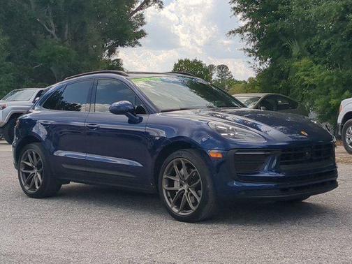 2022 Porsche Macan Base
