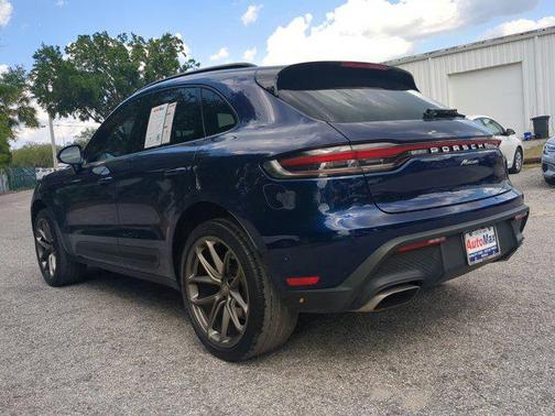 2022 Porsche Macan Base