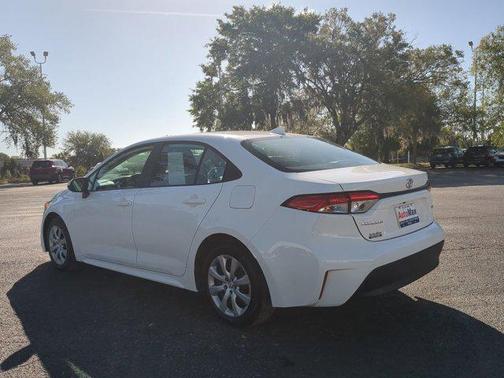 Ice Cap 2025 Toyota Corolla LE