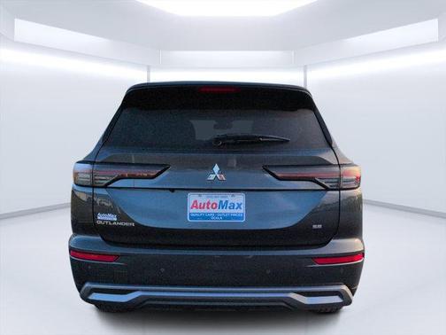 Graphite Gray 2025 Mitsubishi Outlander SE