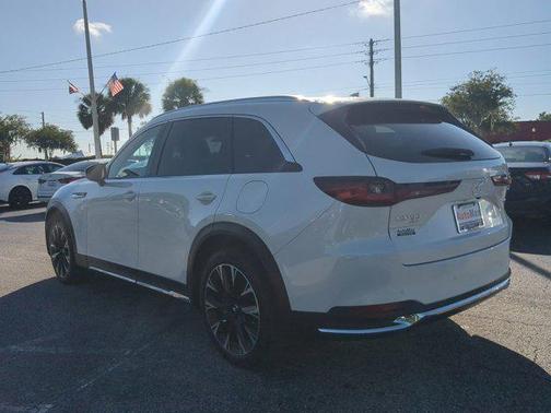 2024 Mazda CX-90 PHEV Premium Plus