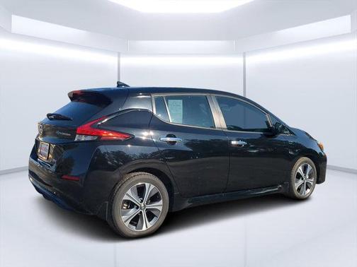 2022 Nissan Leaf SV