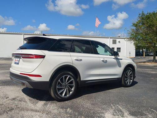 2023 Lincoln Corsair Standard