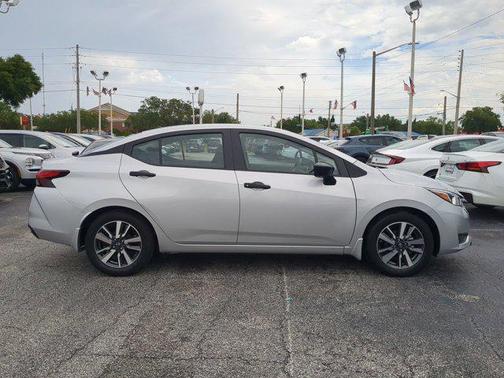 2024 Nissan Versa 1.6 S