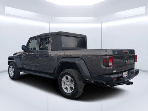 2022 Jeep Gladiator Sport