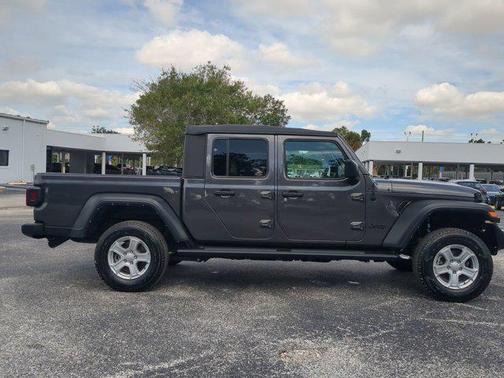 2022 Jeep Gladiator Sport