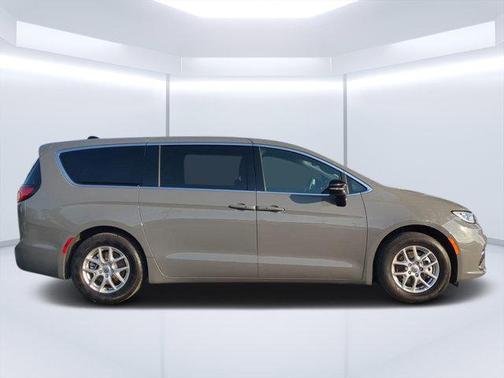 Ceramic Gray Clearcoat 2025 Chrysler Pacifica L