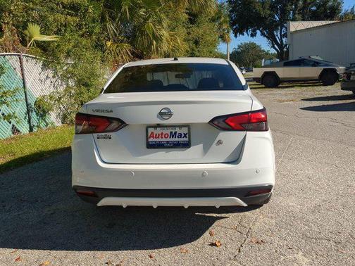 2024 Nissan Versa 1.6 S