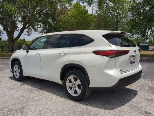 2022 Toyota Highlander L