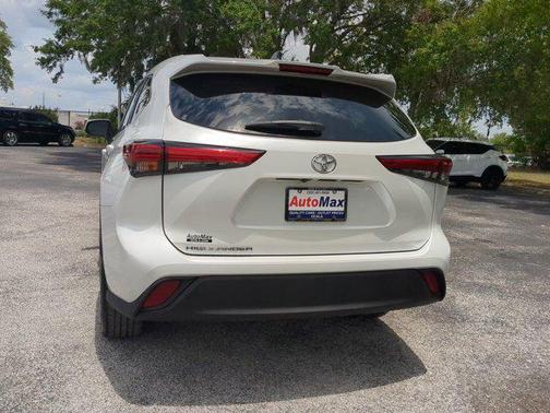 2022 Toyota Highlander L