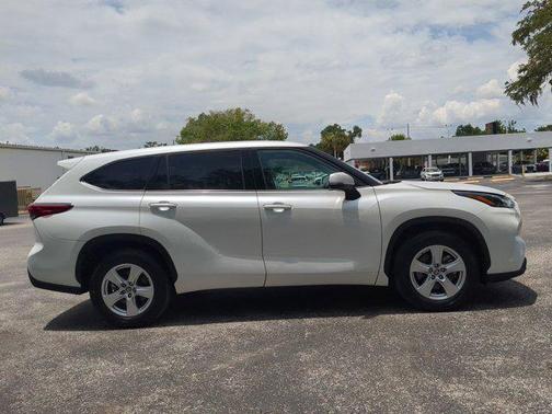 2022 Toyota Highlander L