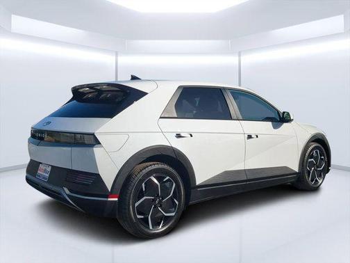 Atlas White 2024 Hyundai IONIQ 5 SE