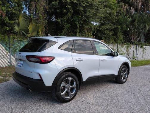 Silver Metallic 2025 Ford Escape ST-Line Select
