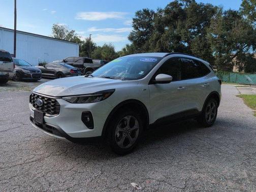 Silver Metallic 2025 Ford Escape ST-Line Select