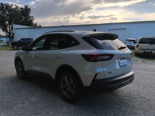 Silver Metallic 2025 Ford Escape ST-Line Select