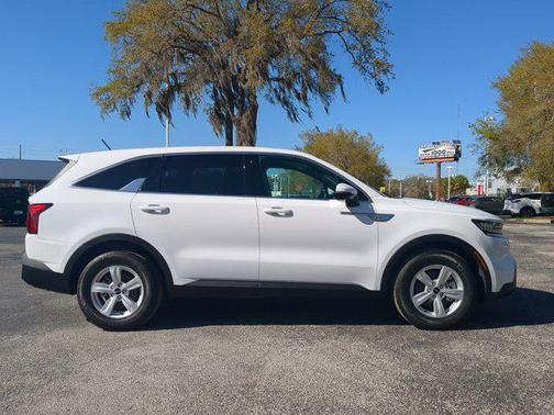 2022 Kia Sorento LX