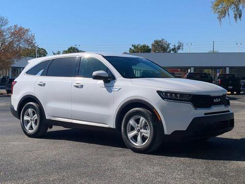 2022 Kia Sorento LX
