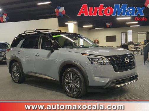 2023 Nissan Pathfinder SL