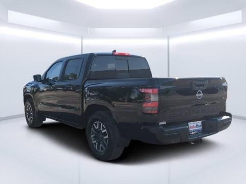 2024 Nissan Frontier SL