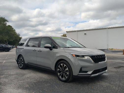 2024 Kia Carnival EX