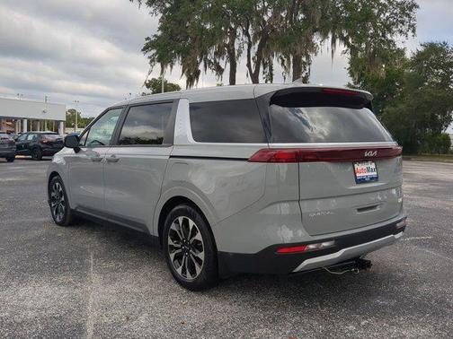 2024 Kia Carnival EX