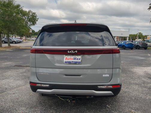 2024 Kia Carnival EX