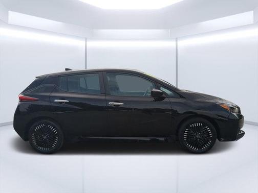 2023 Nissan Leaf SV PLUS