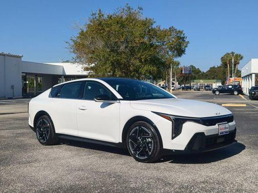 2025 Kia K4 GT-Line