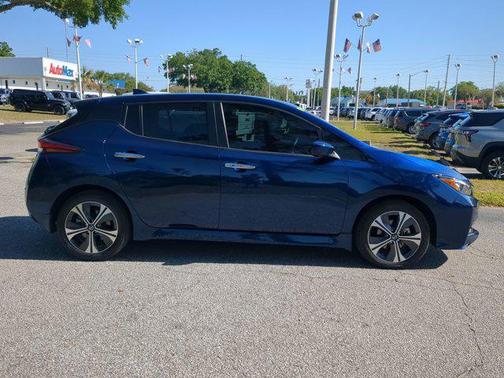 2022 Nissan Leaf SV PLUS