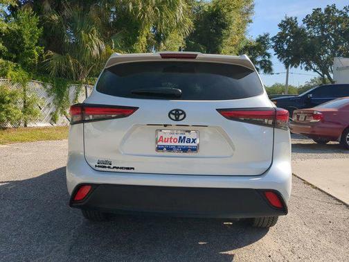2022 Toyota Highlander L