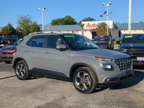 2022 Hyundai VENUE SEL