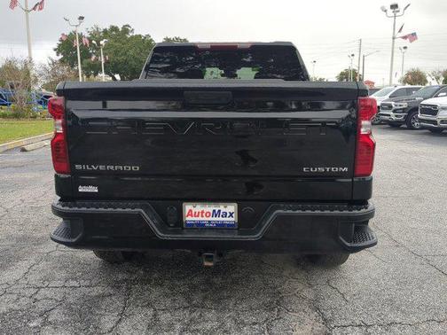 2022 Chevrolet Silverado 1500 Custom