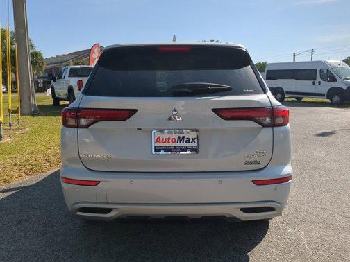 2023 Mitsubishi Outlander PHEV SEL