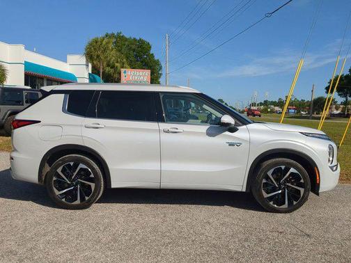 2023 Mitsubishi Outlander PHEV SEL