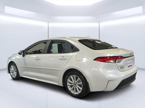 Wind Chill Pearl 2025 Toyota Corolla LE