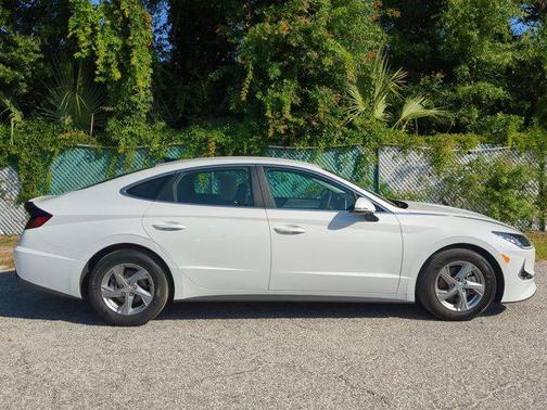 2023 Hyundai SONATA SE