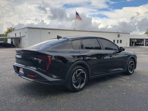 2025 Kia K4 EX