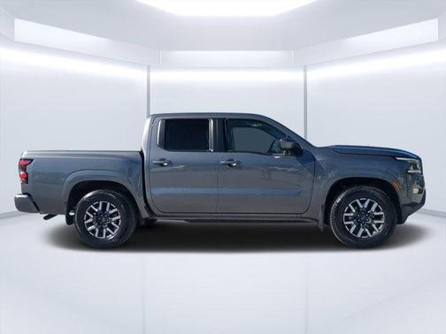 2024 Nissan Frontier SL
